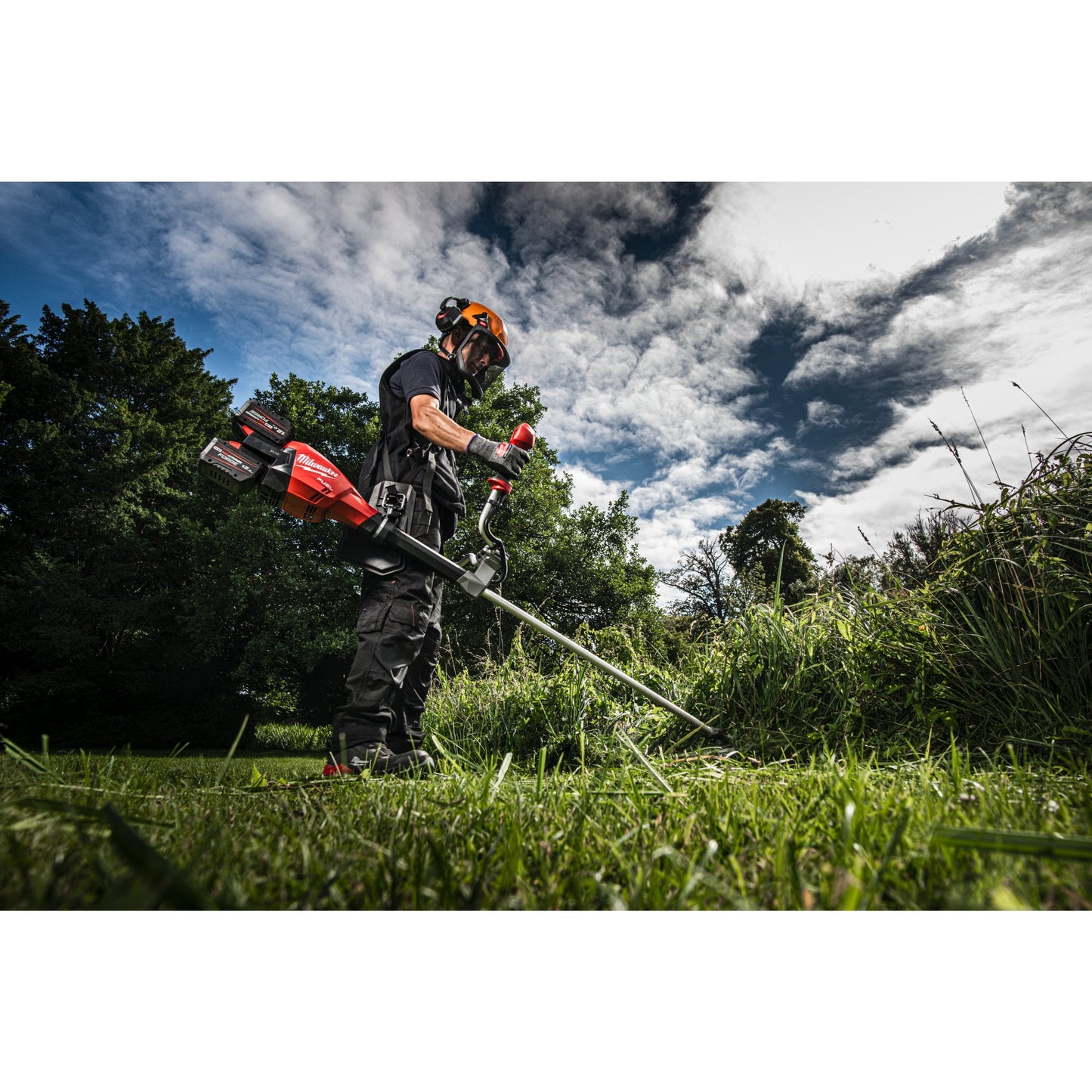 Milwaukee M18 F2BCU-0 18V FUEL Grästrimmer 43 cm – Solo (utan batteri)