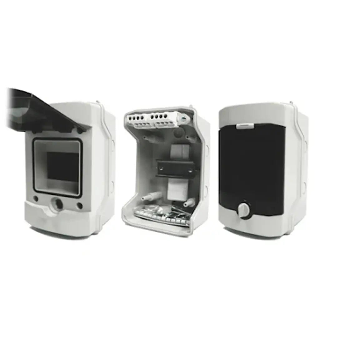 Kapsling IP65 1x4 moduler med rökfärgad dörr