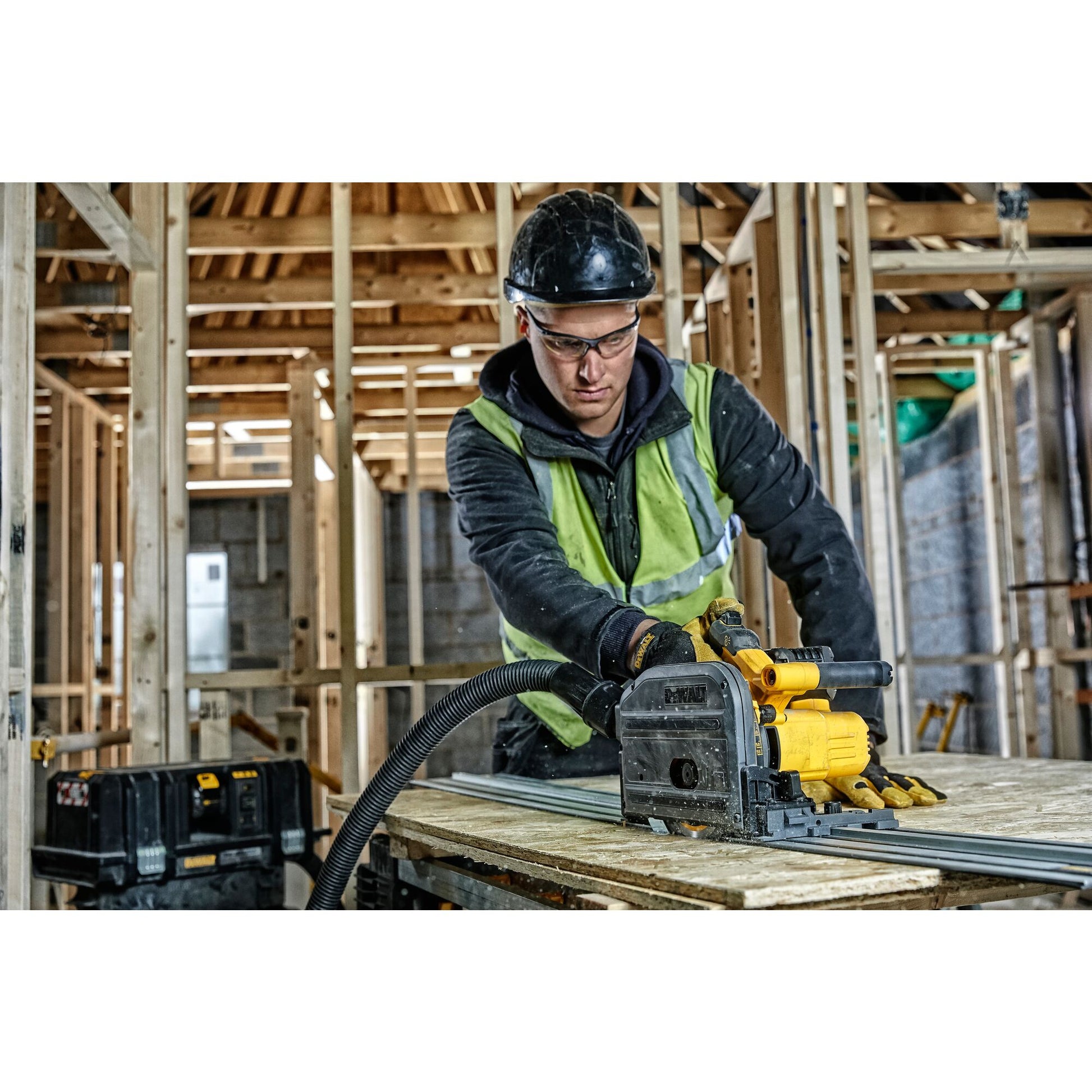 DeWalt DCS520NT Sänksåg 165mm vy 2
