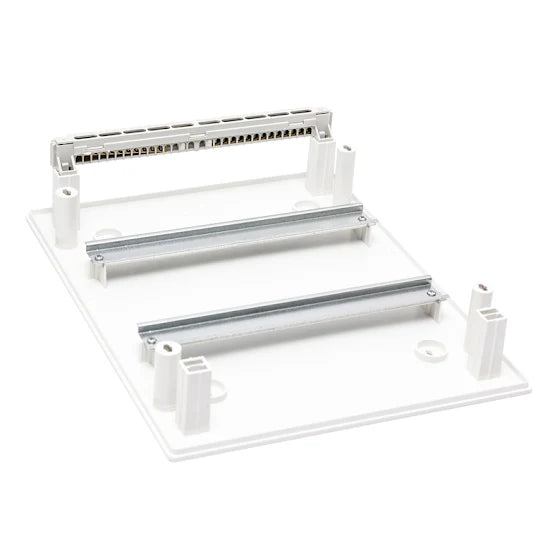 Kapsling IP40 12 moduler Vit dörr Utanpåliggande