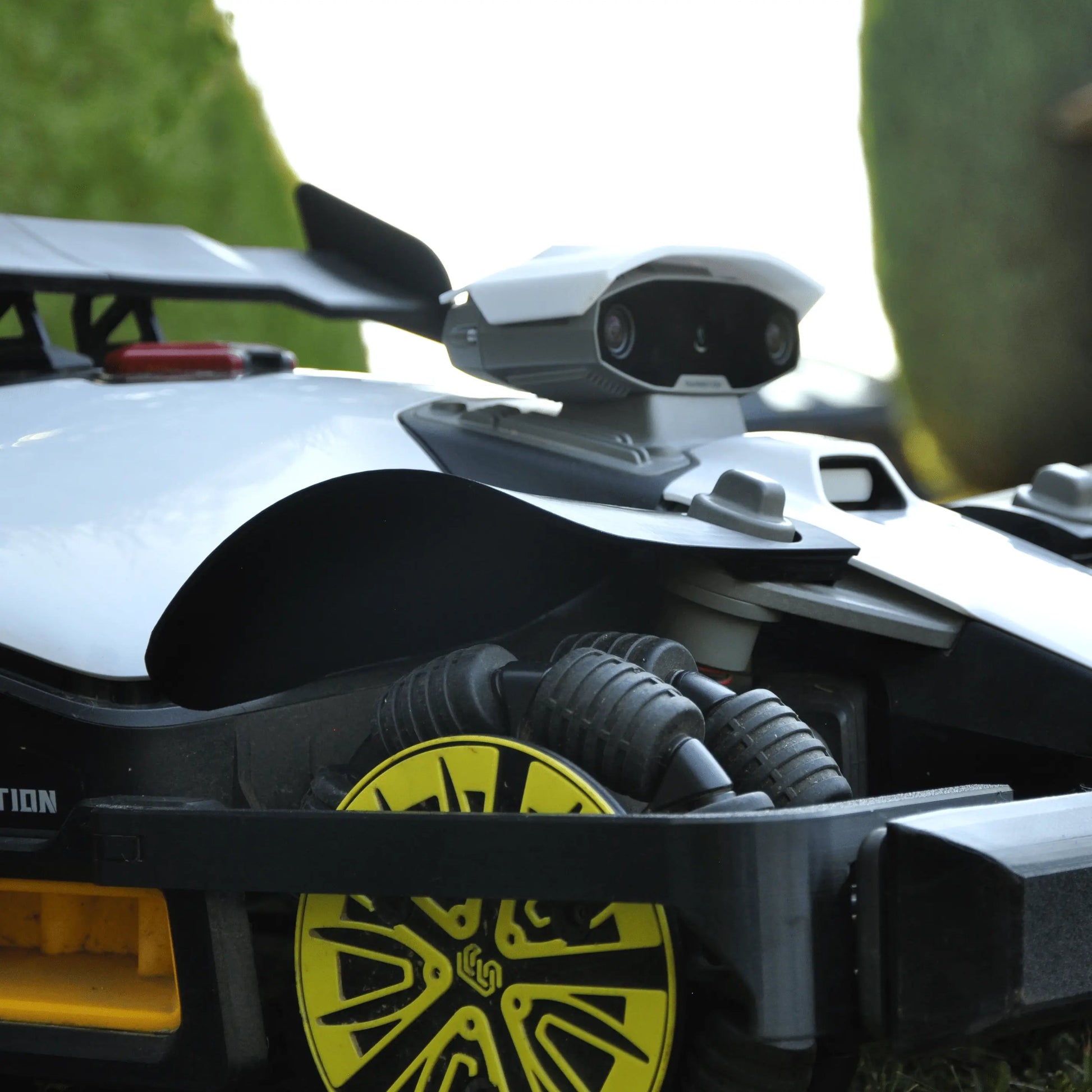 Mammotion Luba Mini AWD – Vordere Schutzkotflügel (V2) - Exact Designs