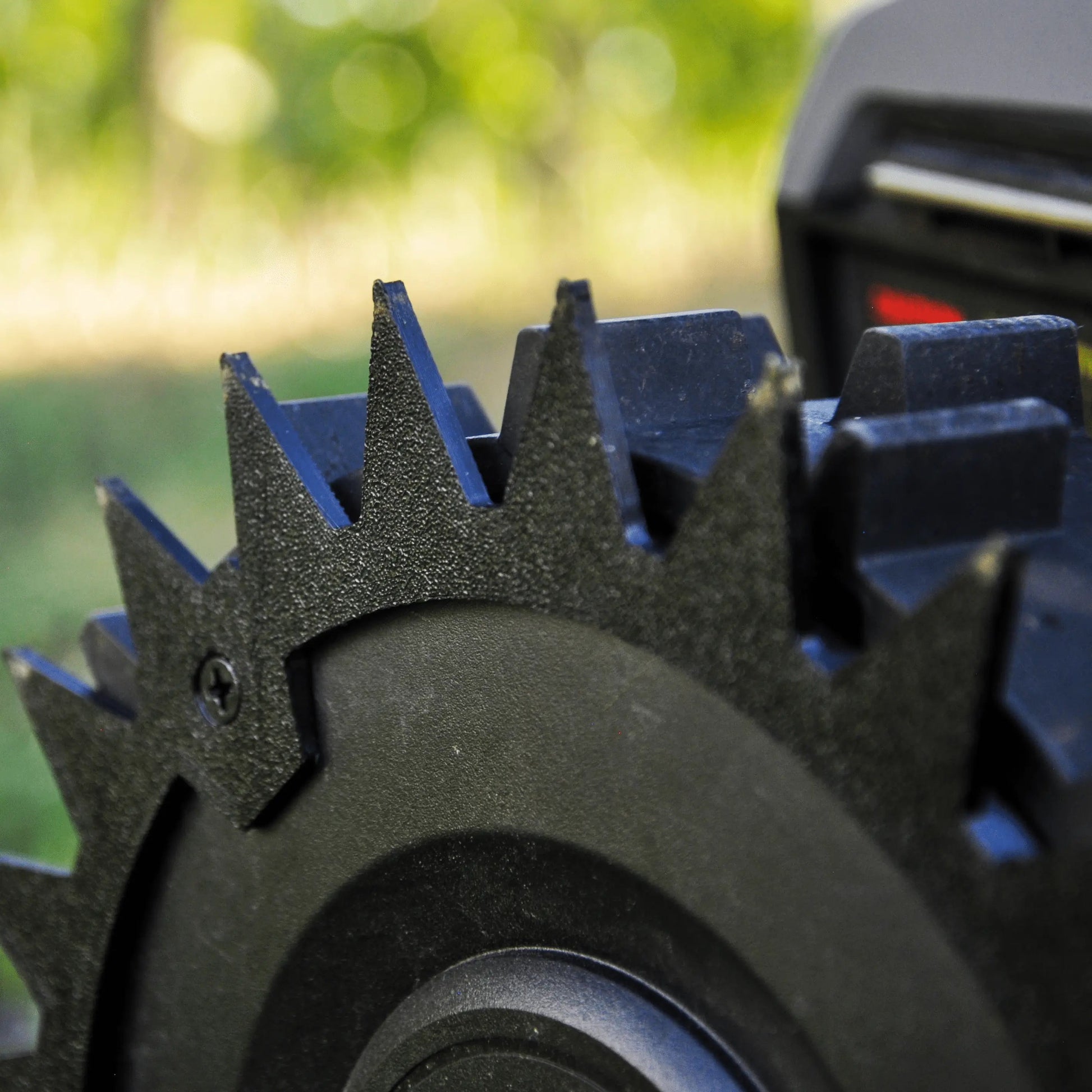 Mammotion Yuka Mini – Spikes für besseren Grip - Exact Designs